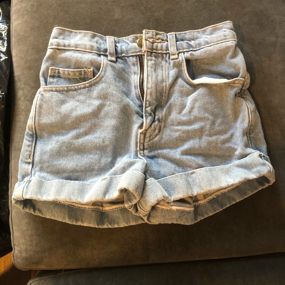 Rare American Apparel High Waisted/Mom shorts
